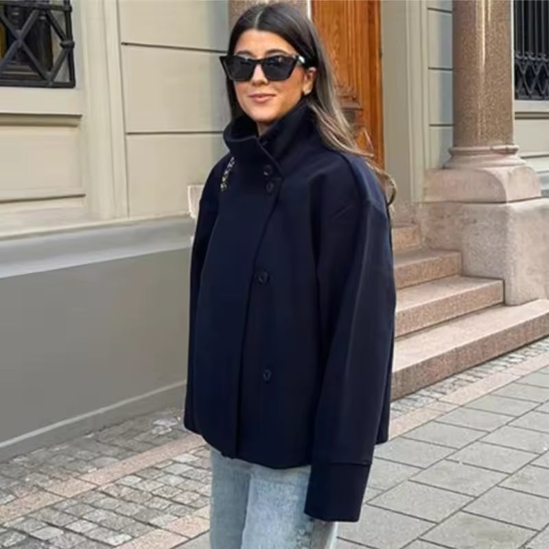 Elise Korte Damesjas – Elegant, Comfortabel en Veelzijdig met Dubbele Knopenrij