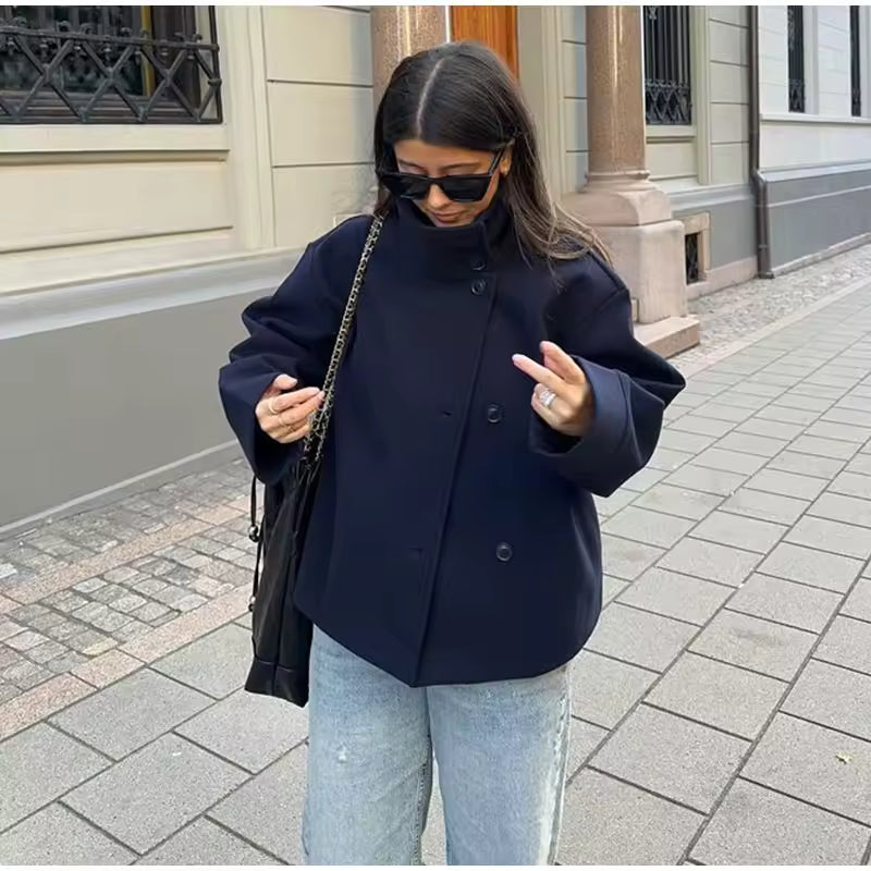 Elise Korte Damesjas – Elegant, Comfortabel en Veelzijdig met Dubbele Knopenrij