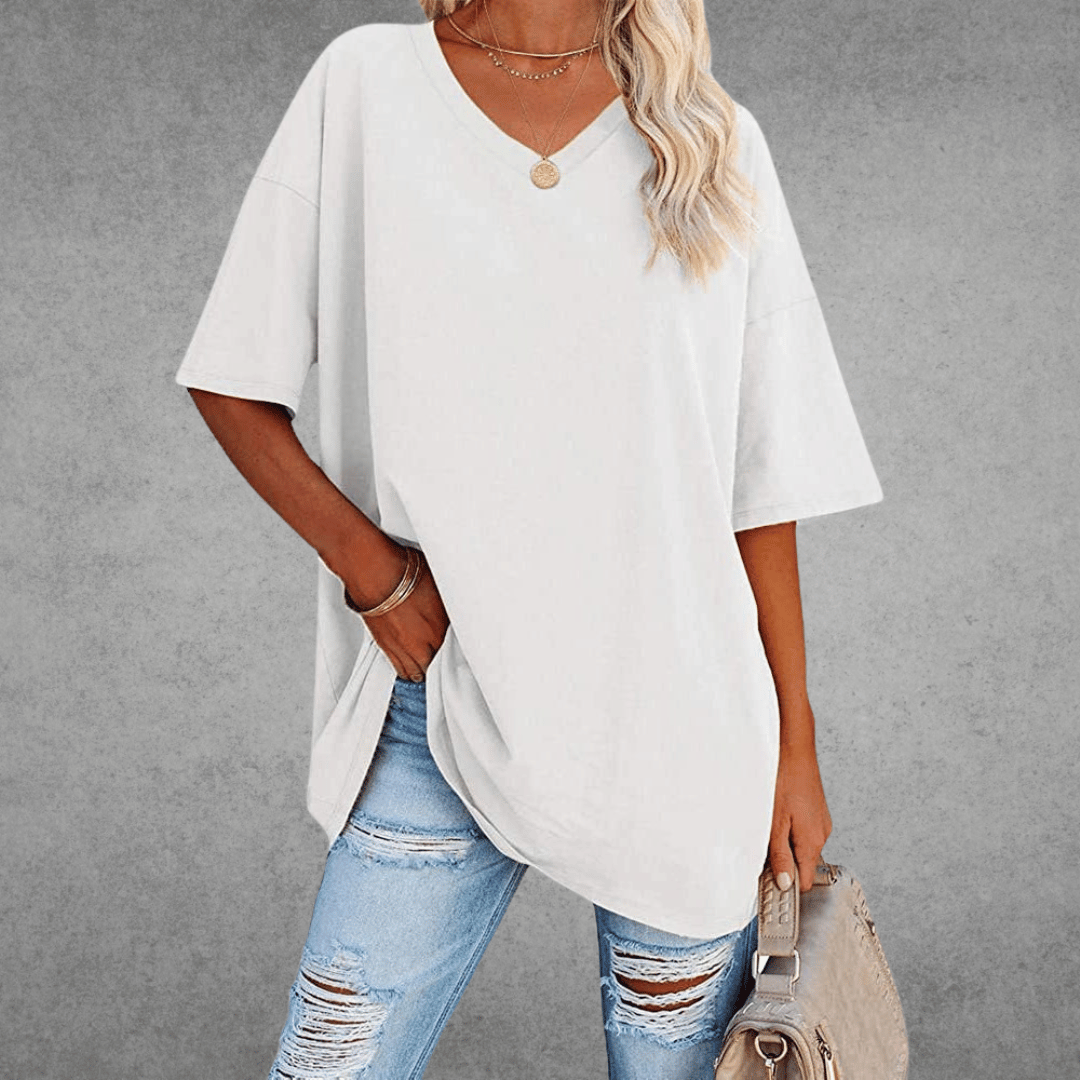 Design a comfort di t-shirt oversize ninon con un collare V & Fabric leggero e traspirante