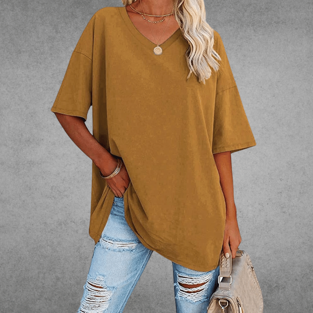 Design a comfort di t-shirt oversize ninon con un collare V & Fabric leggero e traspirante