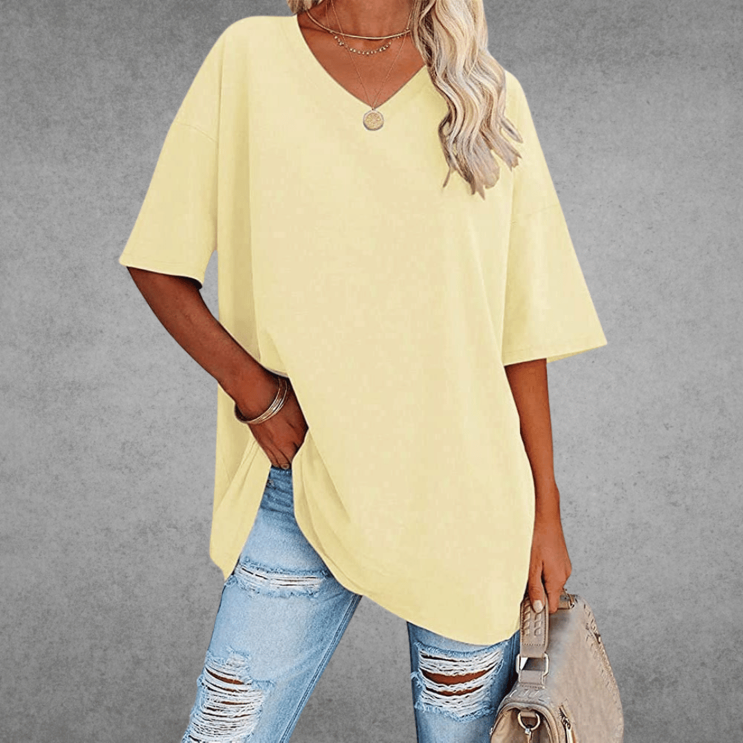 Design a comfort di t-shirt oversize ninon con un collare V & Fabric leggero e traspirante