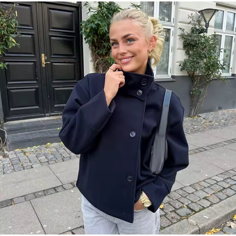 Elise Korte Damesjas – Elegant, Comfortabel en Veelzijdig met Dubbele Knopenrij