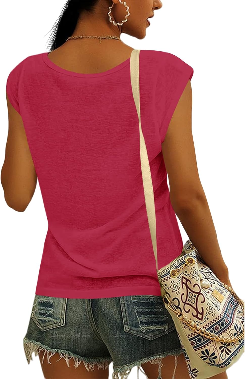 Léna T-shirt dames – elegante top met V-hals en korte mouwen