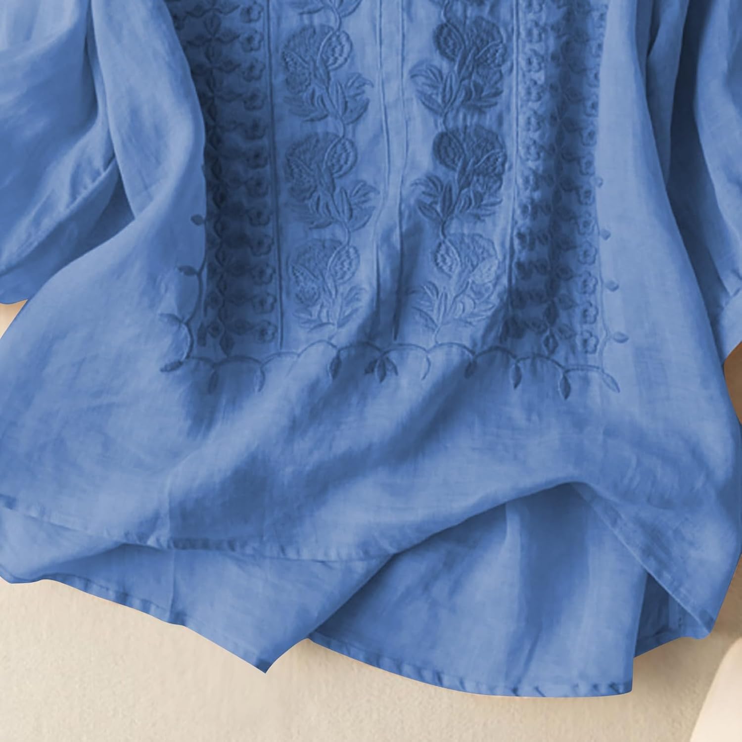 Blusa Élise para Mulher em Linho – Top Boémio com Decote em V e Bordados Florais