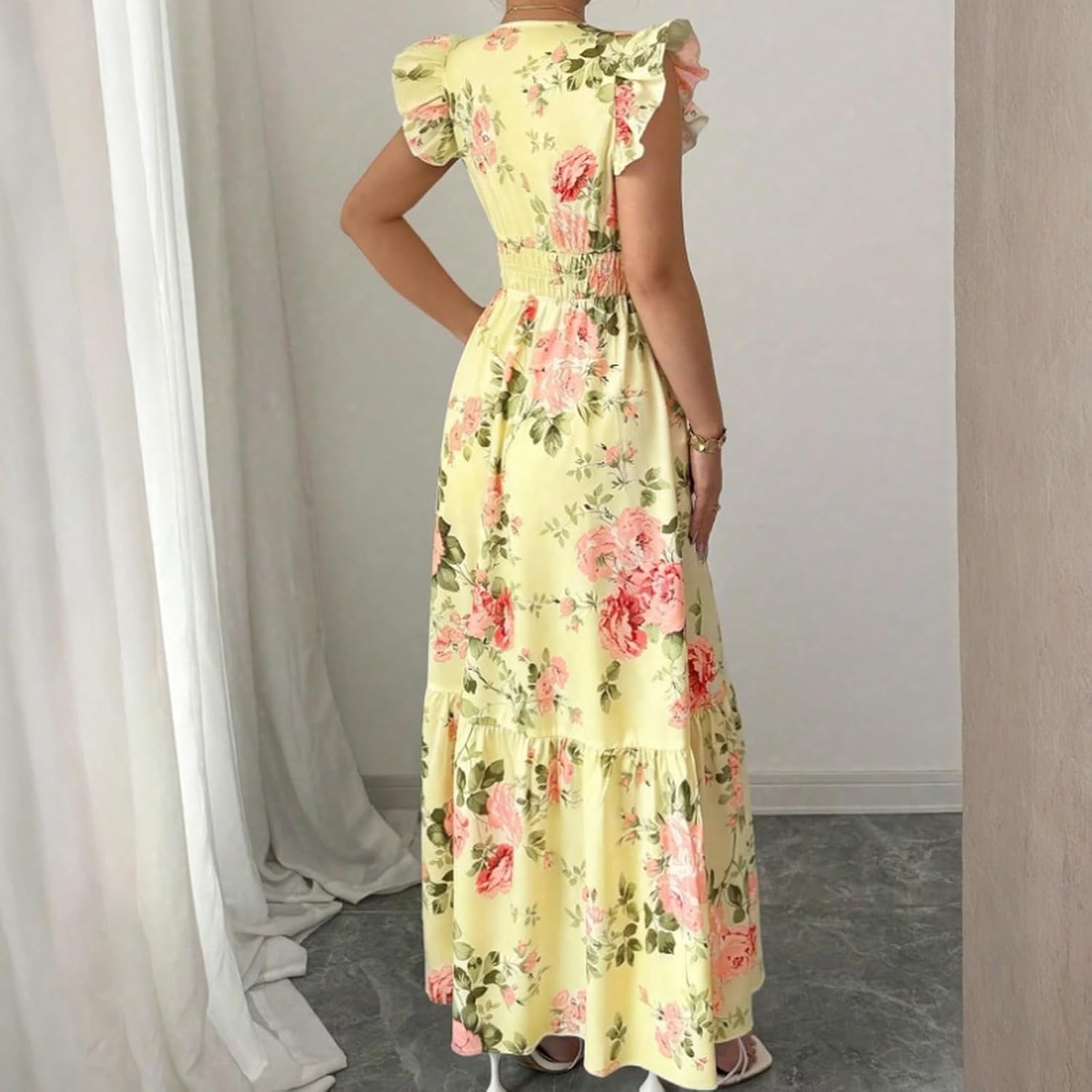 Camille kjole til kvinder – maxi kjole med blomster, V-hals, flæseærmer, smocktalje, sommer