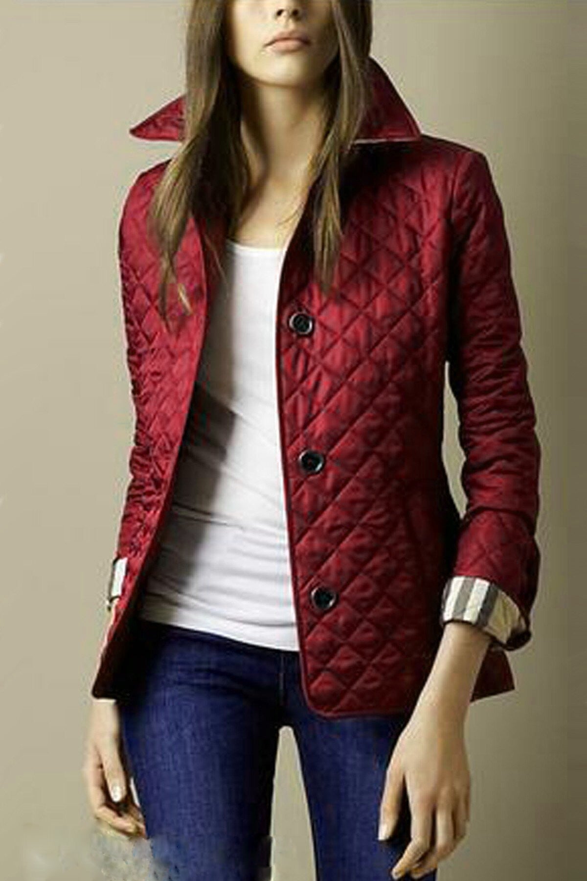 Clara Steppjacke – Elegante und bequeme Jacke mit feinen Details und tailliertem Schnitt