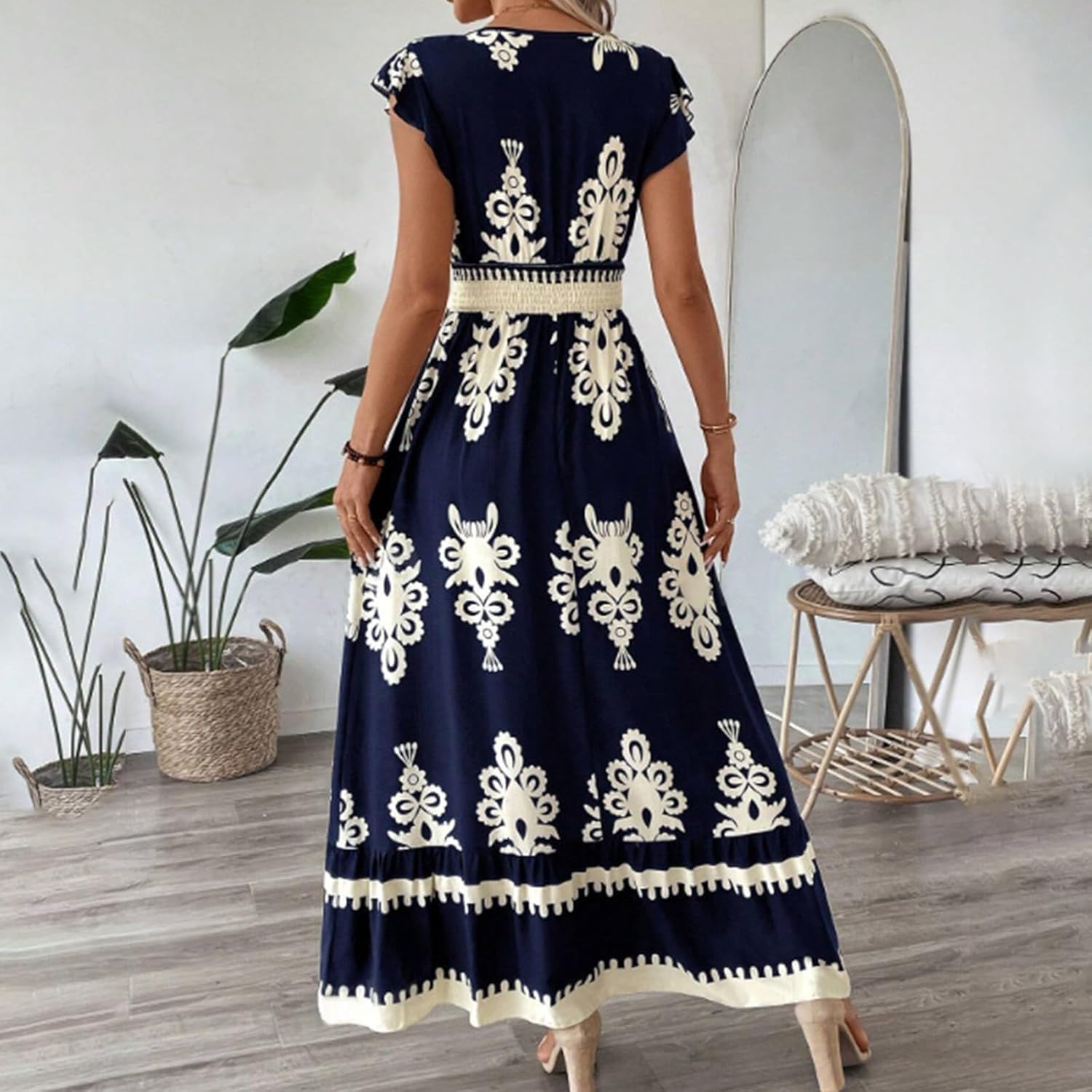 Giulia naisten mekko – boheemi kukallinen A-linjainen maksimekko, kevyt ja elegantti kesämekko