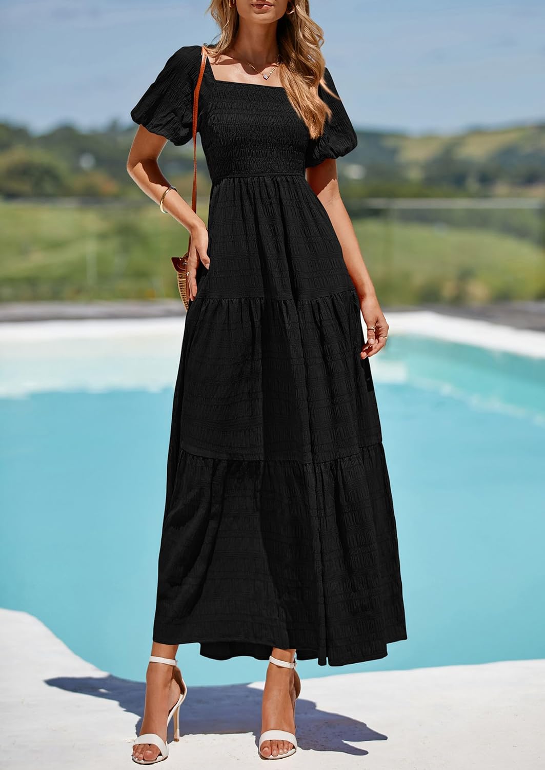 Vestito Maxi Estivo da Donna Reese – Vestito con Scollo Quadrato Arricciato, Maniche a Sbuffo e Volant Fluidi