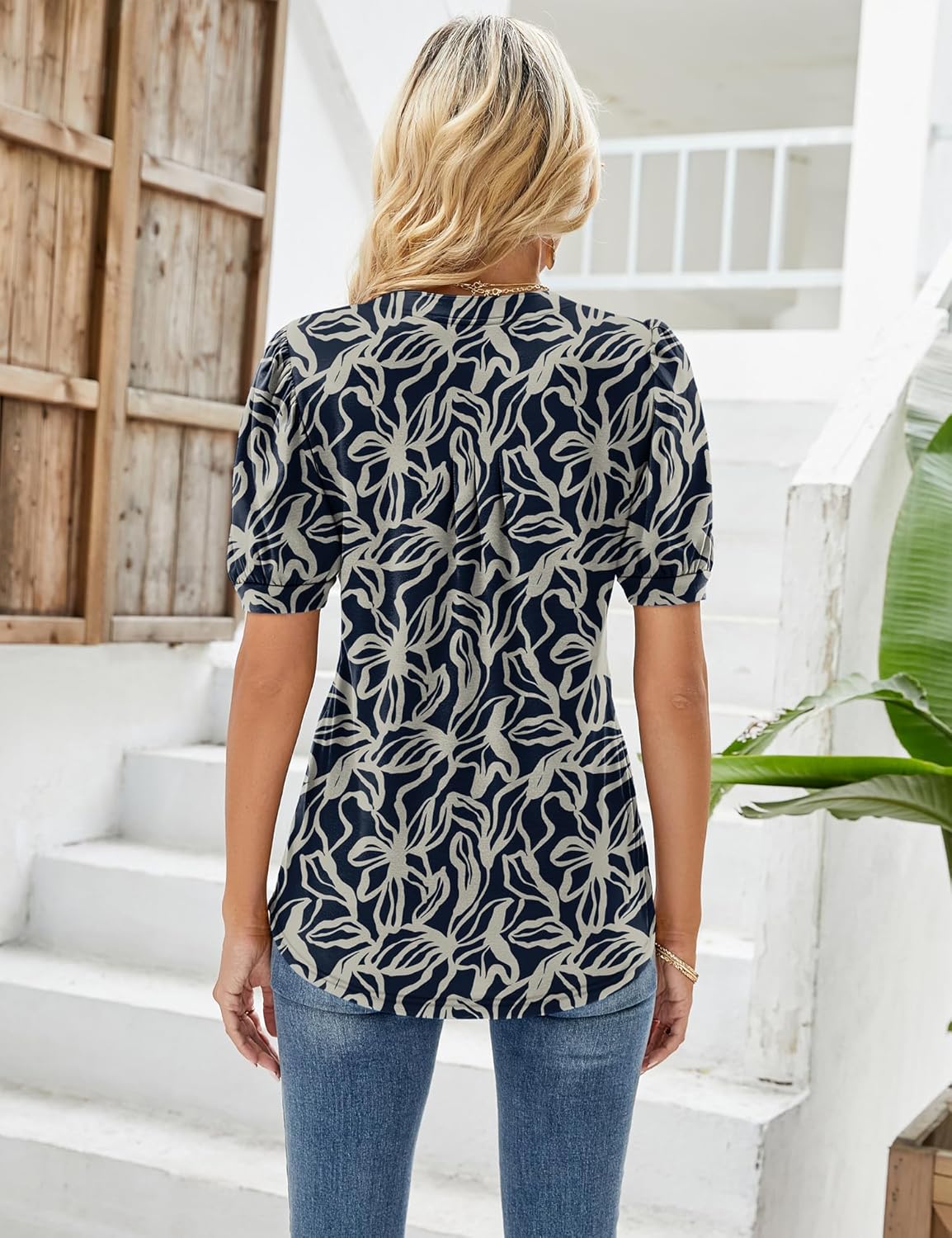Sofia Haut Donna Scollo a V – T-shirt Fluida con Stampa Floreale, Maniche a Sbuffo e Dettagli Plissettati