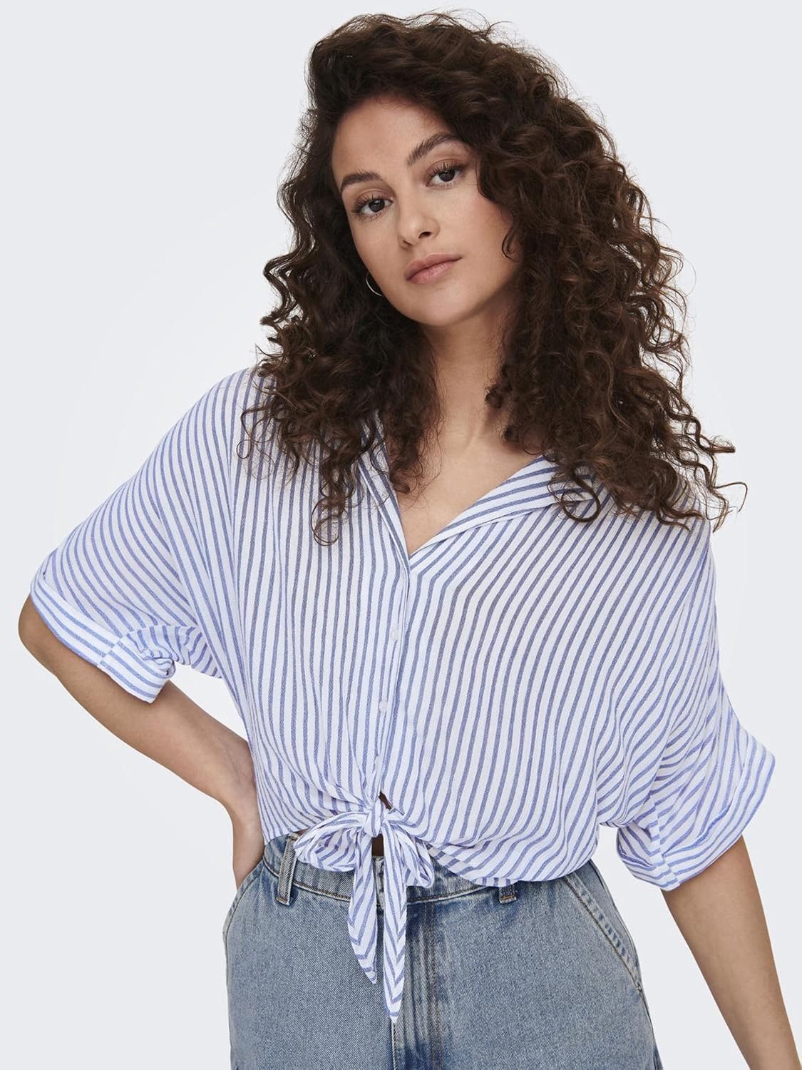 Emma blouse dames viscose – brede hals, met knopen, korte mouwen met strepen