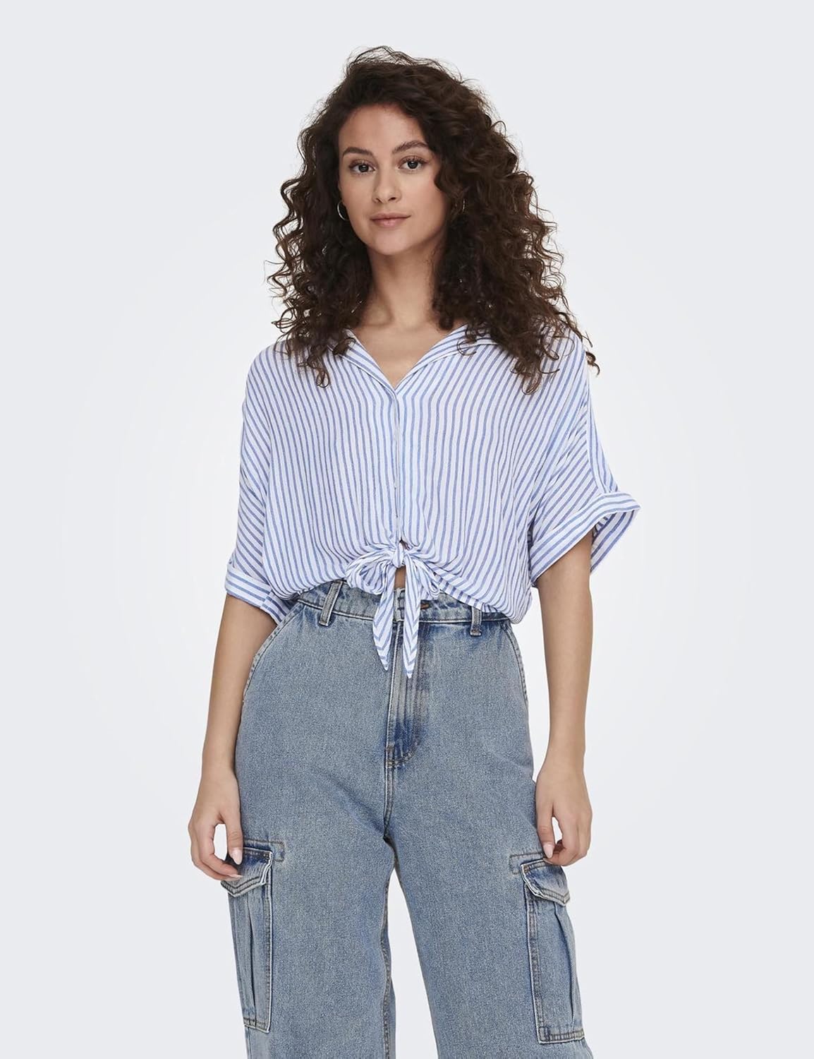 Emma blouse dames viscose – brede hals, met knopen, korte mouwen met strepen