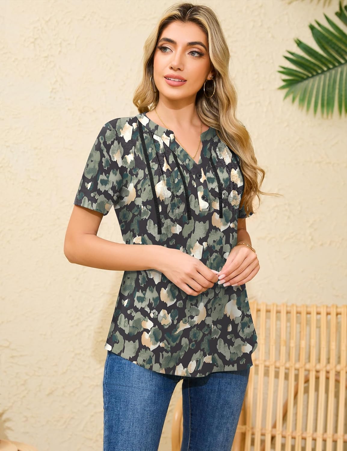 Élodie Damesblouse – Elegante Top met V-hals, Kant en Plissé