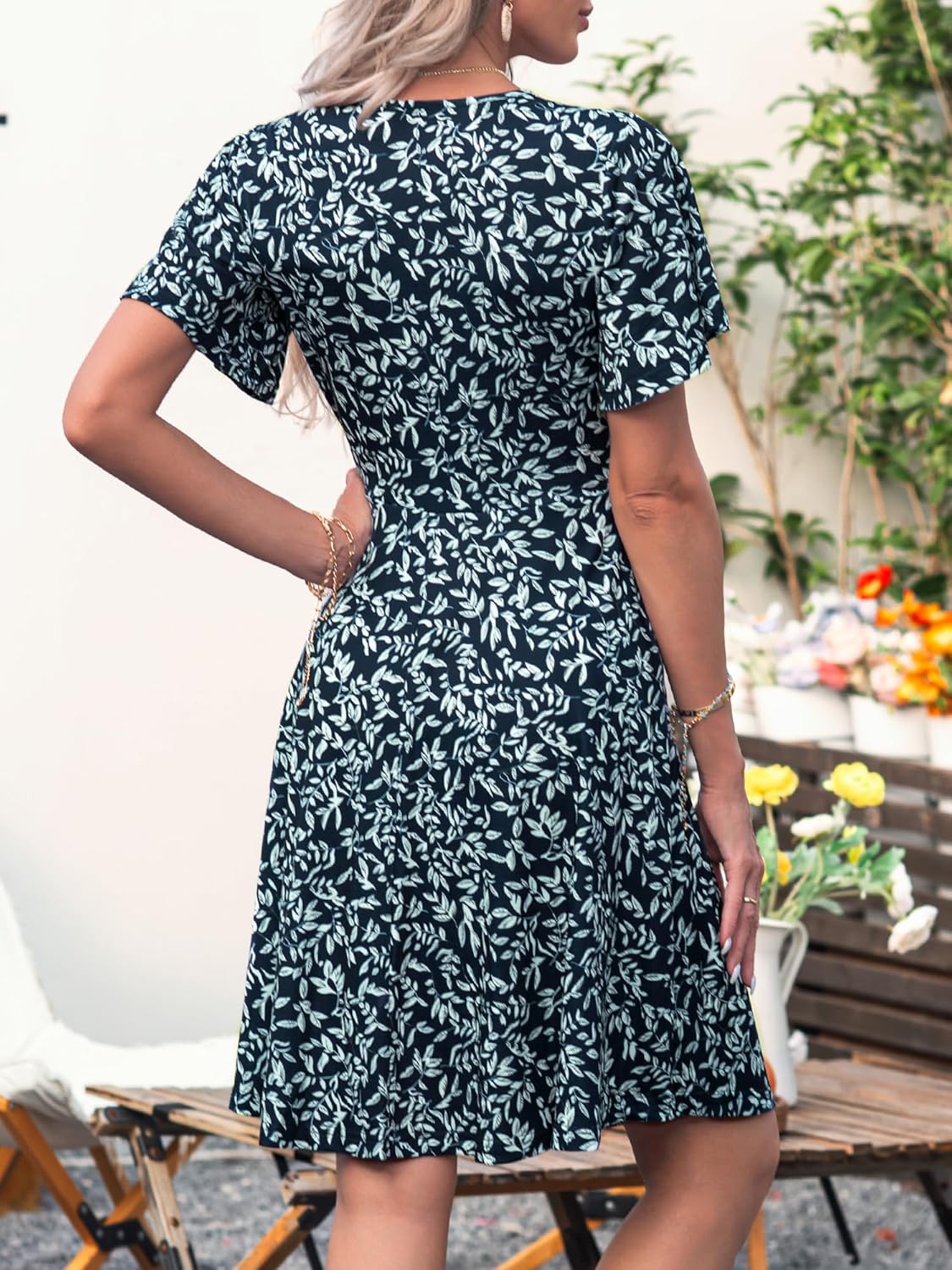 Camille midi jurk dames – zomerjurk met V-hals, overslag en volant, bloemenprint