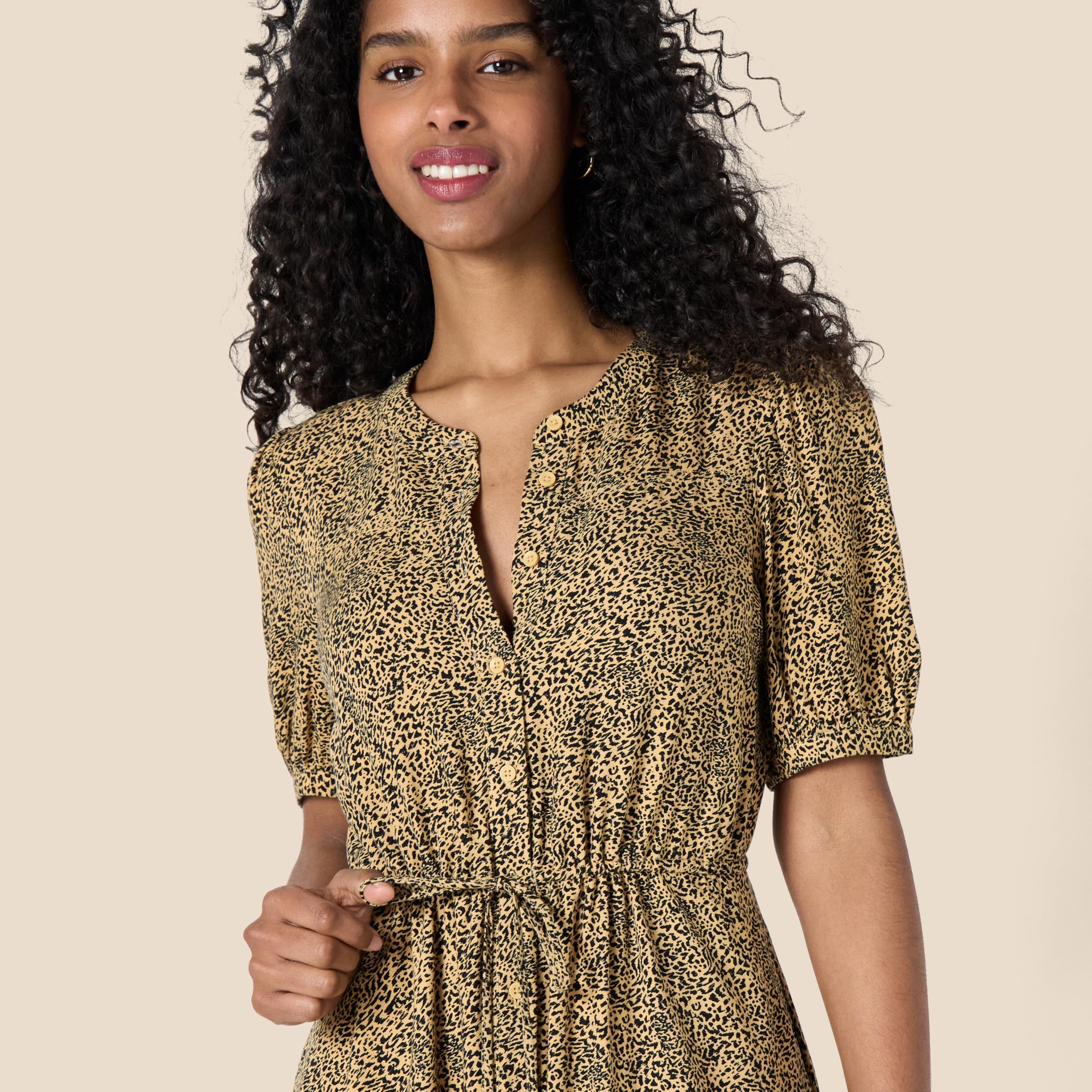 Vestido Krishna para Mulher – Corte A-Line Ajustado, Mangas Curtas e Saia Midi Evasê com Bolsos