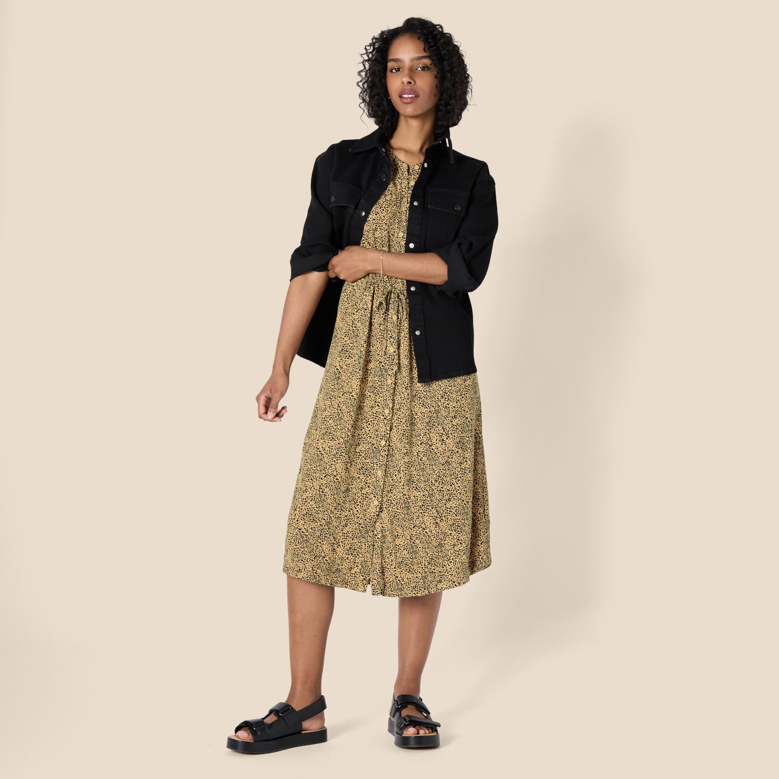 Vestido Krishna para Mulher – Corte A-Line Ajustado, Mangas Curtas e Saia Midi Evasê com Bolsos
