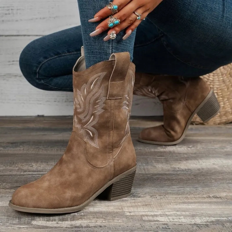 Botas de mujer Alejandra: Colección artesanal elegante y cómoda para el día a día.