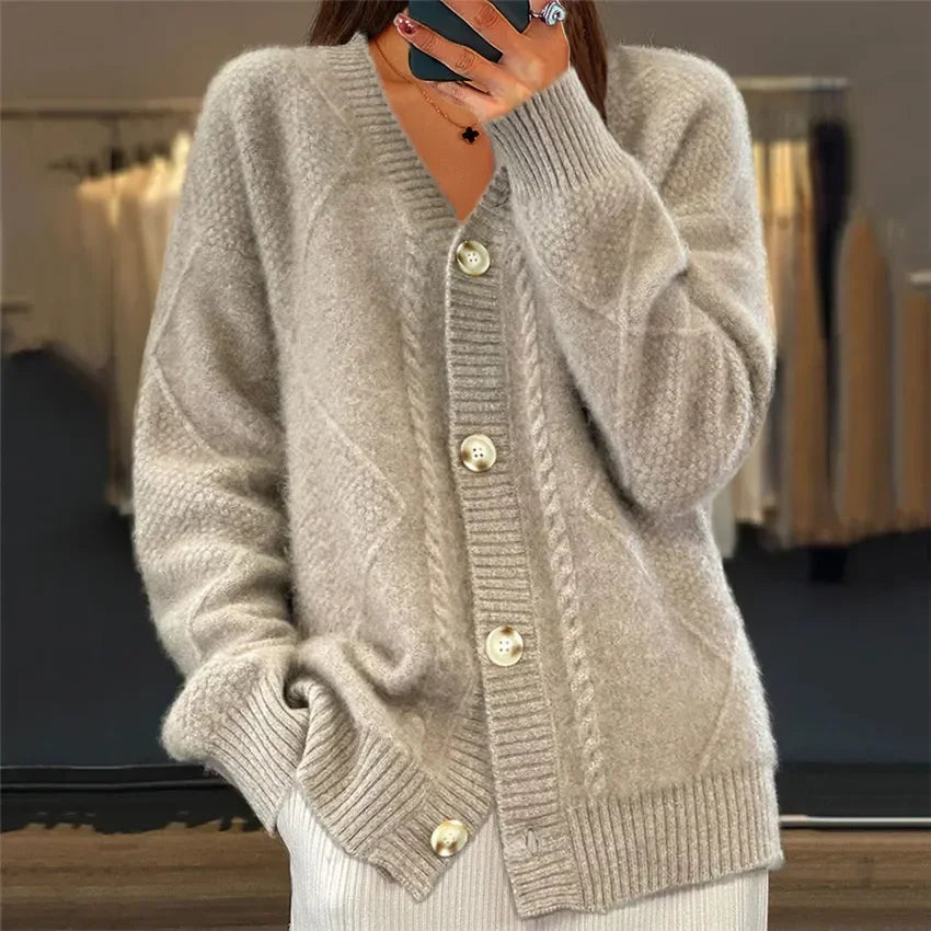Lena damescardigan – Zachte kasjmier gilet met knopen en elegante lange mouwen