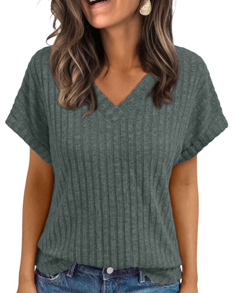 Orla Top Femme – Elegantní halenka s výstřihem do V a krátkými rukávy, volný střih casual chic