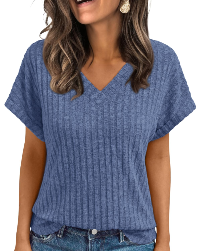 Orla Top Femme – Elegantní halenka s výstřihem do V a krátkými rukávy, volný střih casual chic