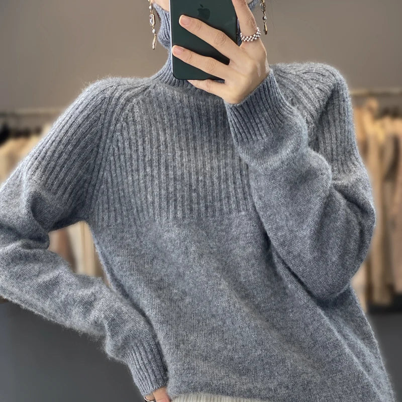 Luan Camisola de Gola Alta para Mulher – Malha Macia com Detalhes Canelados e Corte Moderno Relaxado