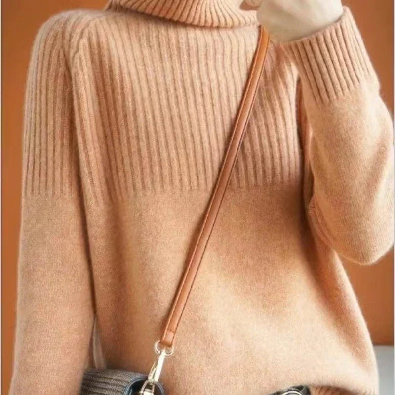 Luan Camisola de Gola Alta para Mulher – Malha Macia com Detalhes Canelados e Corte Moderno Relaxado