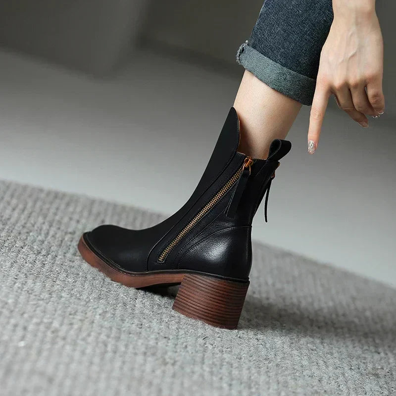 Botines Kailani para mujer: elegantes y duraderos, de piel premium y estilo atemporal.