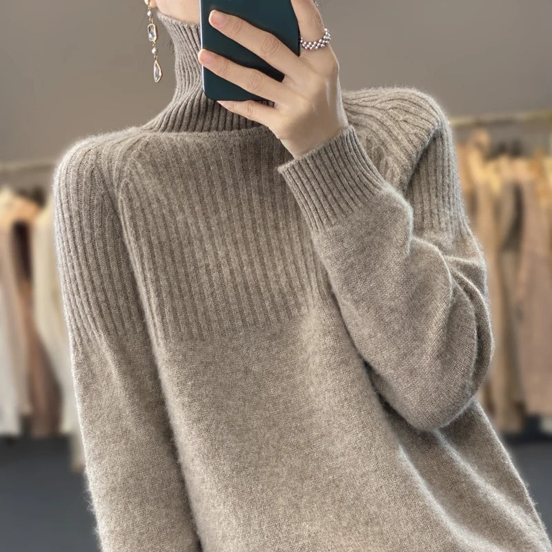 Luan Camisola de Gola Alta para Mulher – Malha Macia com Detalhes Canelados e Corte Moderno Relaxado