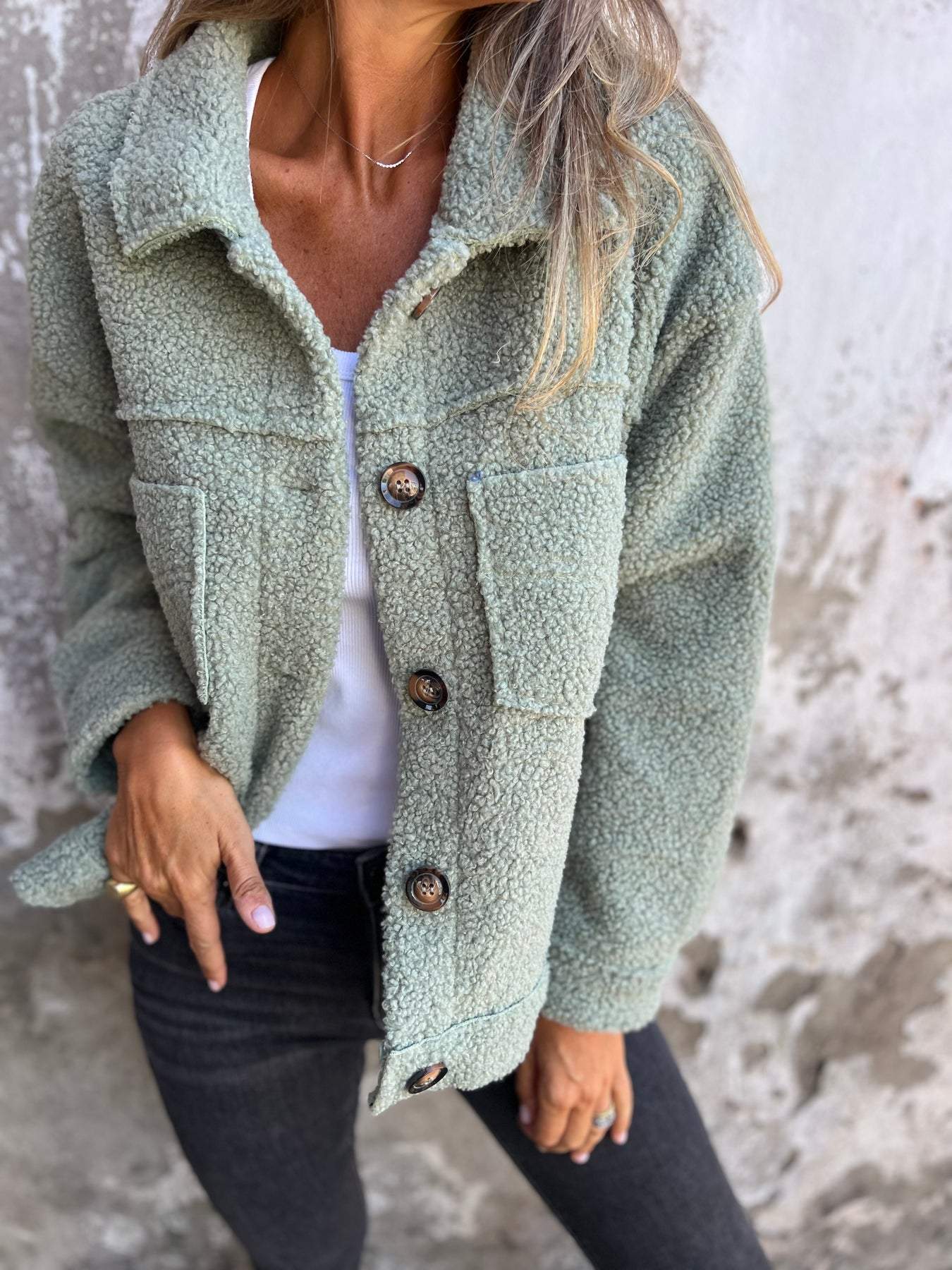 Casaco Joanna para Mulher em Lã Misturada para Outono – Casaco Elegante com Botões e Gola de Lapela