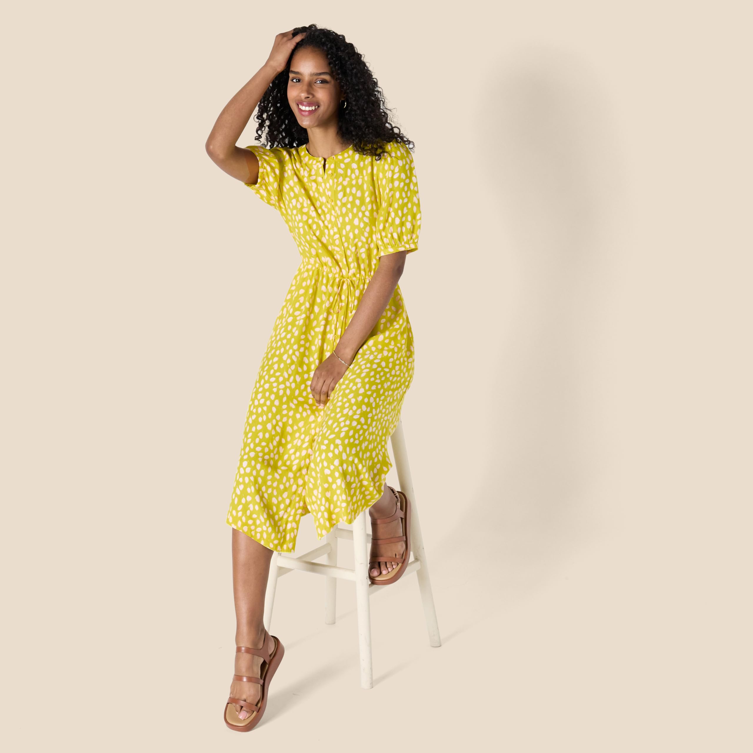 Vestido Krishna para Mulher – Corte A-Line Ajustado, Mangas Curtas e Saia Midi Evasê com Bolsos