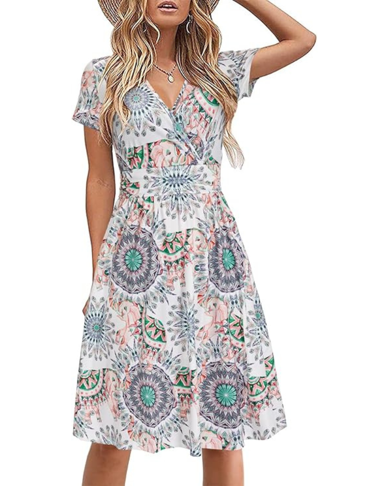 Sukienka Genesis Femme – Kwiatowy Wzór, Kopertowy Dekolt w Serek i Kieszenie, Elegancki Krój A-Line