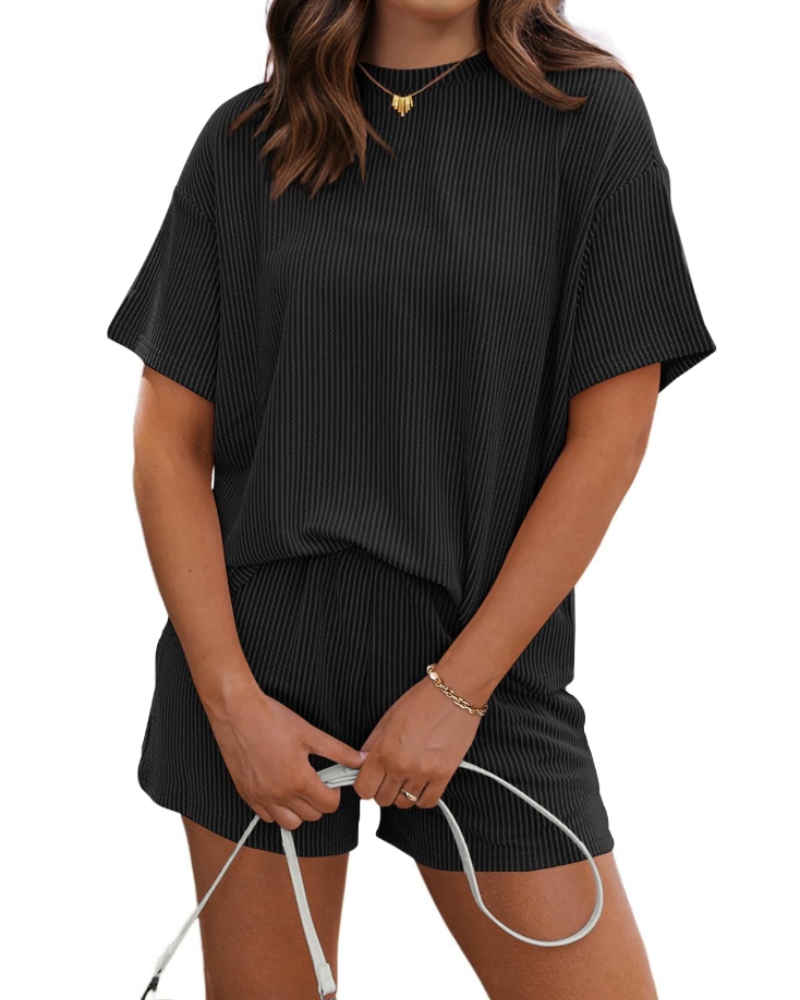 Conjunto Feminino Emily Lounge – T-shirt de Malha Canelada & Calção com Bolsos