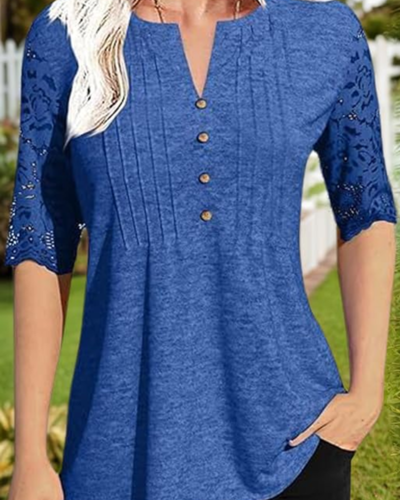 Olga Blouse Femme Été – Col V Boutonnée Dentelle & Plis Élégants