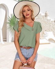 Μπλούζα Lily για γυναίκες καλοκαίρι – Βαμβάκι με V λαιμόκοψη, μανίκια πέταλα και κουμπιά
