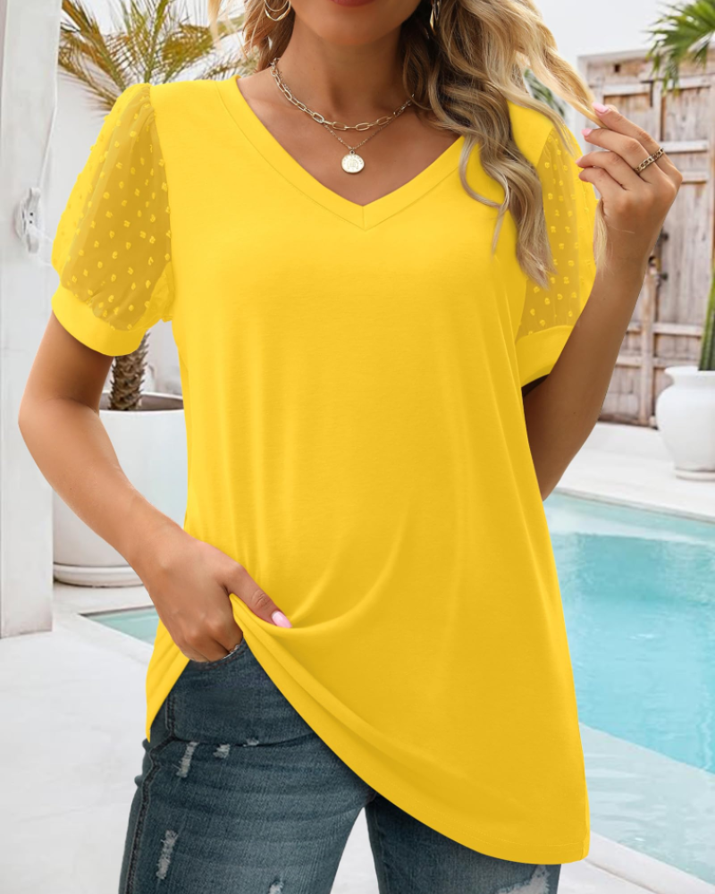 Florina Damenbluse mit Plumetis – Elegante Bluse mit V-Ausschnitt und Puffärmeln
