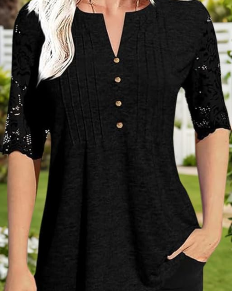 Olga Blouse Femme Été – Col V Boutonnée Dentelle & Plis Élégants
