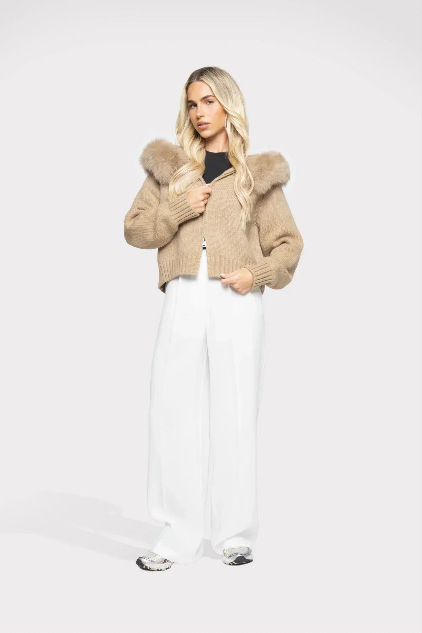 Janelle Ženska Jakna – Elegantna Vuna Jakna s Kapuljačom obloženom Krznom