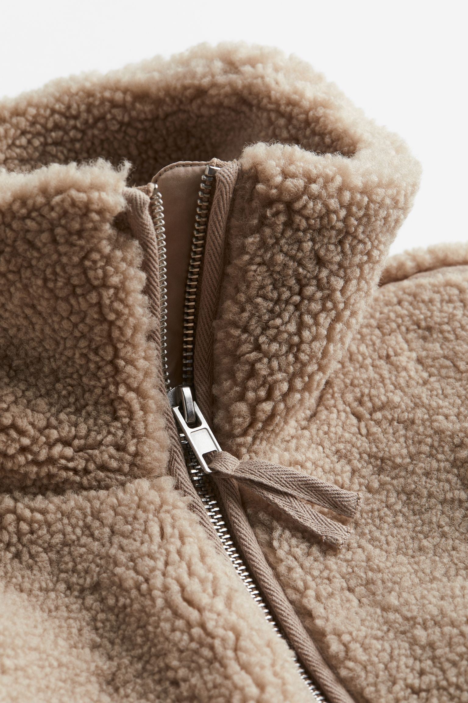 Fely női teddy kabát – Meleg, bő szabású kabát magas nyakkal és extra puha anyagból