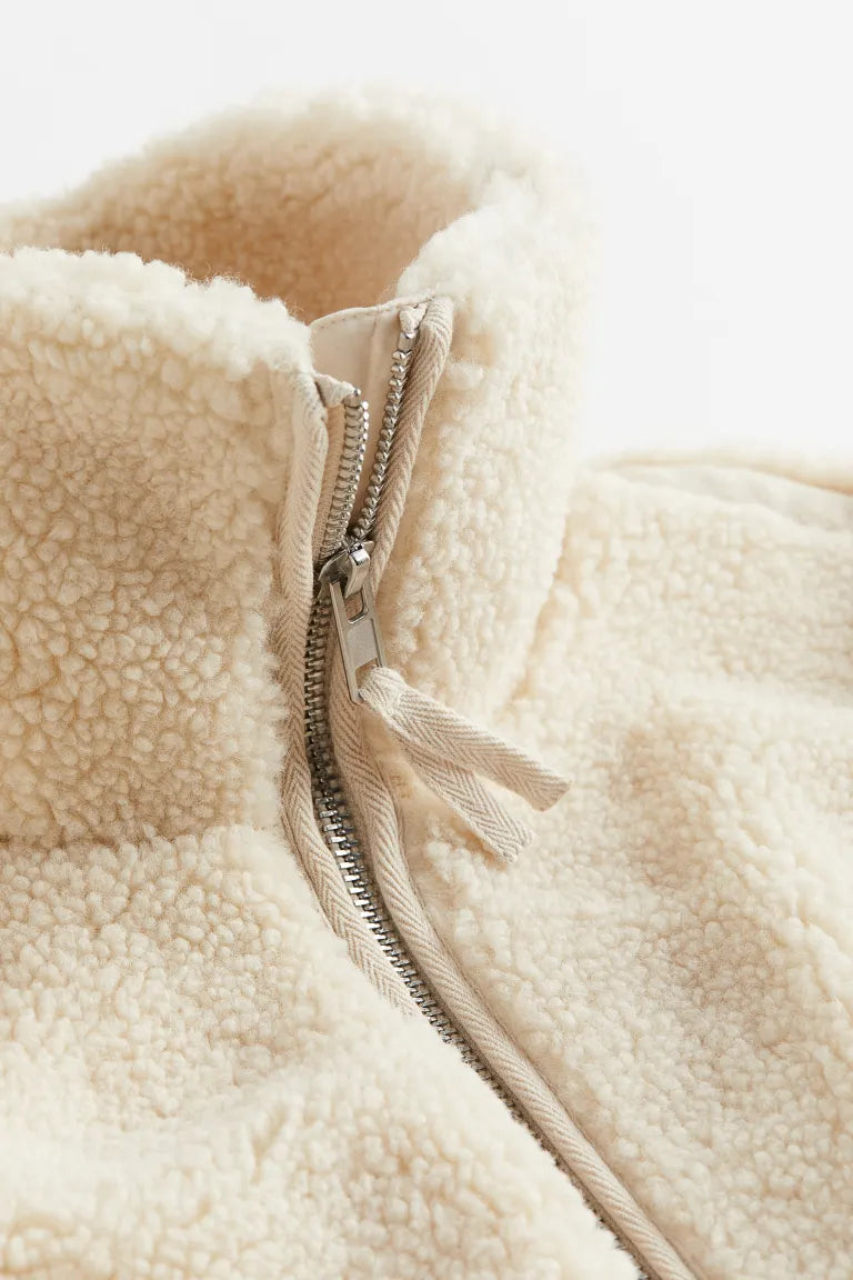 Fely női teddy kabát – Meleg, bő szabású kabát magas nyakkal és extra puha anyagból