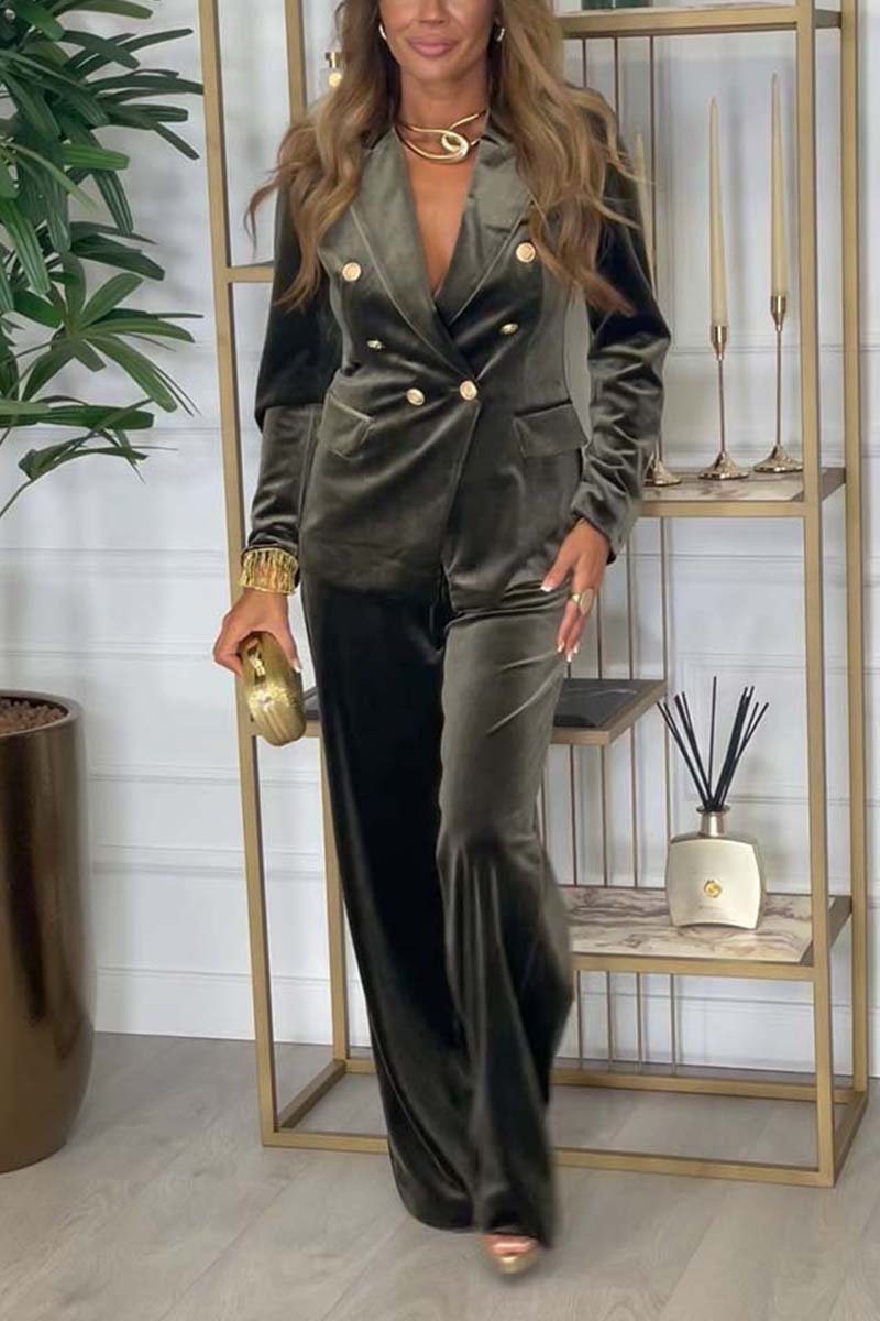 Lora Velvet Set Women – Luxury Two-Piece Suit with Soft Fabric and Versatile Design