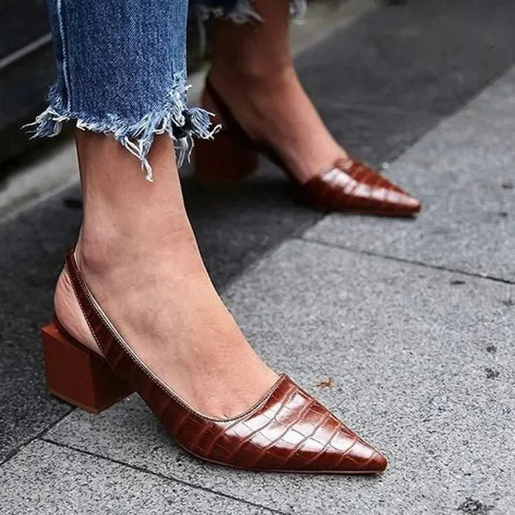 Bombas para mujeres de Jacinta: tacones clásicos elegantes y cómodos para el trabajo y ocasiones formales